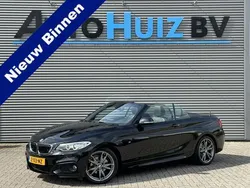 Zwart, metallic lak Gebruikt 2018 BMW 218 Executive Cabriolet | € 24.990 (Duur)