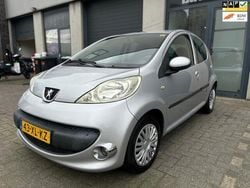 Grijs Gebruikt 2005 Peugeot 107 Hatchback | € 2.995 (Duur)