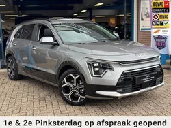 Grijs, metallic lak Gebruikt 2024 Kia Niro 2 SUV | € 37.950 (Eerlijke prijs)
