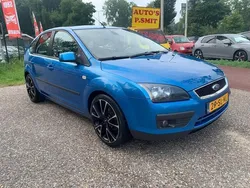 Blauw Gebruikt 2006 Ford Focus Futura Hatchback | € 3.950