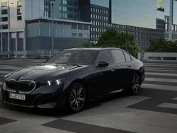 Zwart Nieuw 2025 BMW i5 Comfort Edition Sedan | € 86.953 (Goede deal)