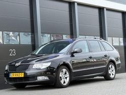 Zwart Gebruikt 2011 Skoda Superb GreenLine Stationwagen | € 3.750 (Eerlijke prijs)