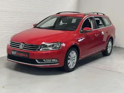 Rood Gebruikt 2013 VW Passat Highline Stationwagen | € 8.499 (Goede deal)