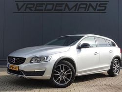 Grijs Gebruikt 2015 Volvo V60 CC Business Edition Stationwagen | € 8.950