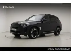 M carbonschwarz metallic (zwart metallic) Gebruikt 2021 BMW iX3 Comfort Edition SUV | € 35.895 (Eerlijke prijs)