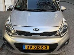 Grijs Gebruikt 2012 Kia Rio Plus MPV | € 3.995 (Eerlijke prijs)