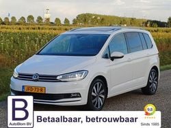 Wit Gebruikt 2021 VW Touran Highline MPV | € 28.995 (Eerlijke prijs)