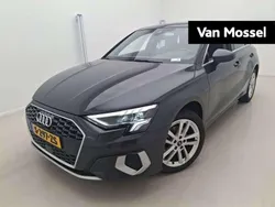 Grijs Gebruikt 2023 Audi A3 Sportback Advanced Hatchback | € 26.900 (Goede deal)