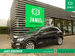 Zwart Gebruikt 2021 VW T-Roc Business SUV | € 32.745 (Iets duurder)