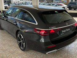 Zwart Gebruikt 2024 Mercedes E300 Stationwagen | € 49.750 (Goede deal)