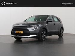 Grijs, metallic lak Gebruikt 2024 Kia Niro Comfort SUV | € 29.935 (Goede deal)