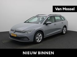 Grijs Gebruikt 2022 VW Golf VIII Life Stationwagen | € 20.400 (Eerlijke prijs)