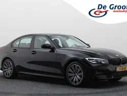 Zwart Gebruikt 2020 BMW 318 Executive Sedan | € 25.950 (Eerlijke prijs)