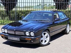 Zwart, metallic lak Gebruikt 1999 Jaguar XJR R Sedan | € 29.000