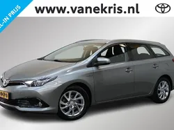 Grijs Gebruikt 2016 Toyota Auris Hybrid Stationwagen | € 16.249 (Iets duurder)