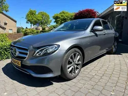 Grijs, metallic lak Gebruikt 2018 Mercedes E350 Business Sedan | € 24.850 (Eerlijke prijs)