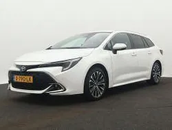 Wit Gebruikt 2023 Toyota Corolla Edition Stationwagen | € 30.445 (Eerlijke prijs)
