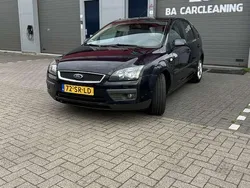 Blauw Gebruikt 2006 Ford Focus Futura Hatchback | € 1.400 (Goede deal)