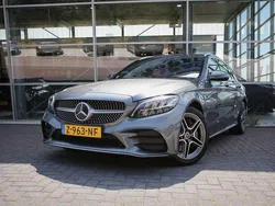 Grijs Gebruikt 2020 Mercedes C300e AMG Stationwagen | € 26.399 (Eerlijke prijs)