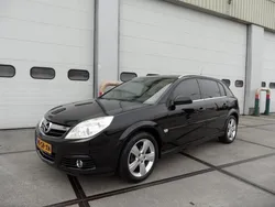Zwart Gebruikt 2006 Opel Signum Executive Stationwagen | € 3.925