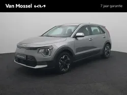 Grijs, metallic lak Gebruikt 2024 Kia e-Niro Light SUV | € 34.740 (Goede deal)