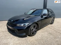 Zwart Gebruikt 2023 BMW 330 M Sport Stationwagen | € 39.999 (Eerlijke prijs)