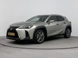 Sonic titanium (grijs metallic) Gebruikt 2024 Lexus UX 300e Sport Design Packet SUV | € 45.950