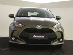 , metallic lak Gebruikt 2023 Toyota Yaris Hybrid Edition Hatchback | € 23.499 (Goede deal)