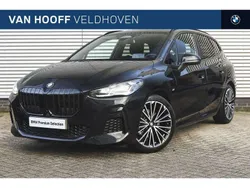 Zwart, metallic lak Gebruikt 2024 BMW 220 Active Tourer Executive MPV | € 45.950 (Iets duurder)