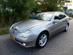 Grijs Gebruikt 2003 Mercedes C180 Coupé | € 2.345 (Eerlijke prijs)