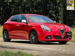Rood Gebruikt 2012 Alfa Romeo Giulietta Quadrifoglio Verde Hatchback | € 9.899 (Eerlijke prijs)