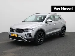 Grijs Gebruikt 2024 VW T-Roc Life SUV | € 30.900 (Iets duurder)
