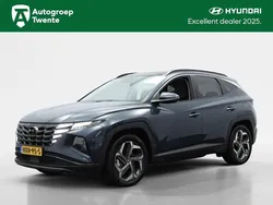 Teal blue / met, black one tone (blauw metallic) Gebruikt 2023 Hyundai Tucson Prime SUV | € 36.750 (Eerlijke prijs)