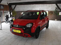 Rood Gebruikt 2020 Fiat Panda Cross Hatchback | € 13.895