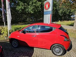 Rood Gebruikt 2013 Lancia Ypsilon Silver Hatchback | € 6.950 (Eerlijke prijs)