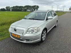 Grijs Gebruikt 2004 Toyota Avensis Executive Stationwagen | € 1.995 (Eerlijke prijs)