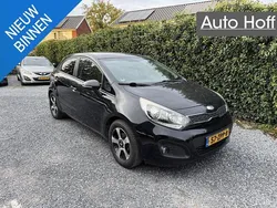 Zwart Gebruikt 2013 Kia Rio 2 Hatchback | € 4.425 (Eerlijke prijs)