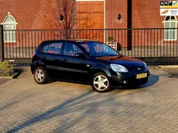Zwart Gebruikt 2007 Kia Rio Hatchback | € 2.999 (Eerlijke prijs)