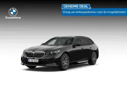 Zwart Nieuw 2024 BMW 520 Comfort Edition Stationwagen | € 84.056 (Eerlijke prijs)