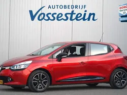 Rood Gebruikt 2016 Renault Clio IV Dynamique Hatchback | € 12.950 (Iets duurder)