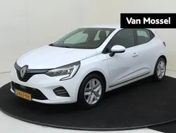 Wit Gebruikt 2020 Renault Clio V Zen Hatchback | € 12.935 (Eerlijke prijs)