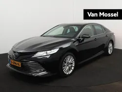 Zwart Gebruikt 2019 Toyota Camry Executive Sedan | € 24.400 (Goede deal)