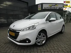 Gebruikt 2019 Peugeot 208 Signature Sky Hatchback | € 9.950 (Goede deal)
