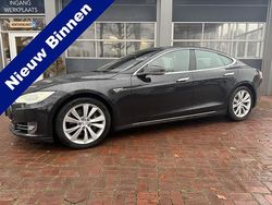 Zwart (metallic) Gebruikt 2015 Tesla Model S Hatchback | € 14.950