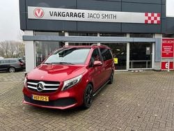 Rood (metallic) Gebruikt 2021 Mercedes V250 MPV | € 43.990 (Goede deal)