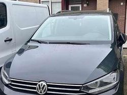 Zwart Gebruikt 2016 VW Touran Highline MPV | € 8.000 (Goede deal)