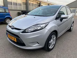 Grijs, metallic lak Gebruikt 2010 Ford Fiesta Hatchback | € 5.750 (Eerlijke prijs)