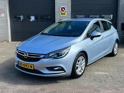 Grijs Gebruikt 2016 Opel Astra Business Hatchback | € 6.345 (Eerlijke prijs)