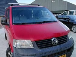 Rood Gebruikt 2005 VW T5 Van | € 1.500 (Goede deal)
