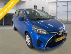 Blauw Gebruikt 2016 Toyota Yaris Hatchback | € 10.999 (Eerlijke prijs)